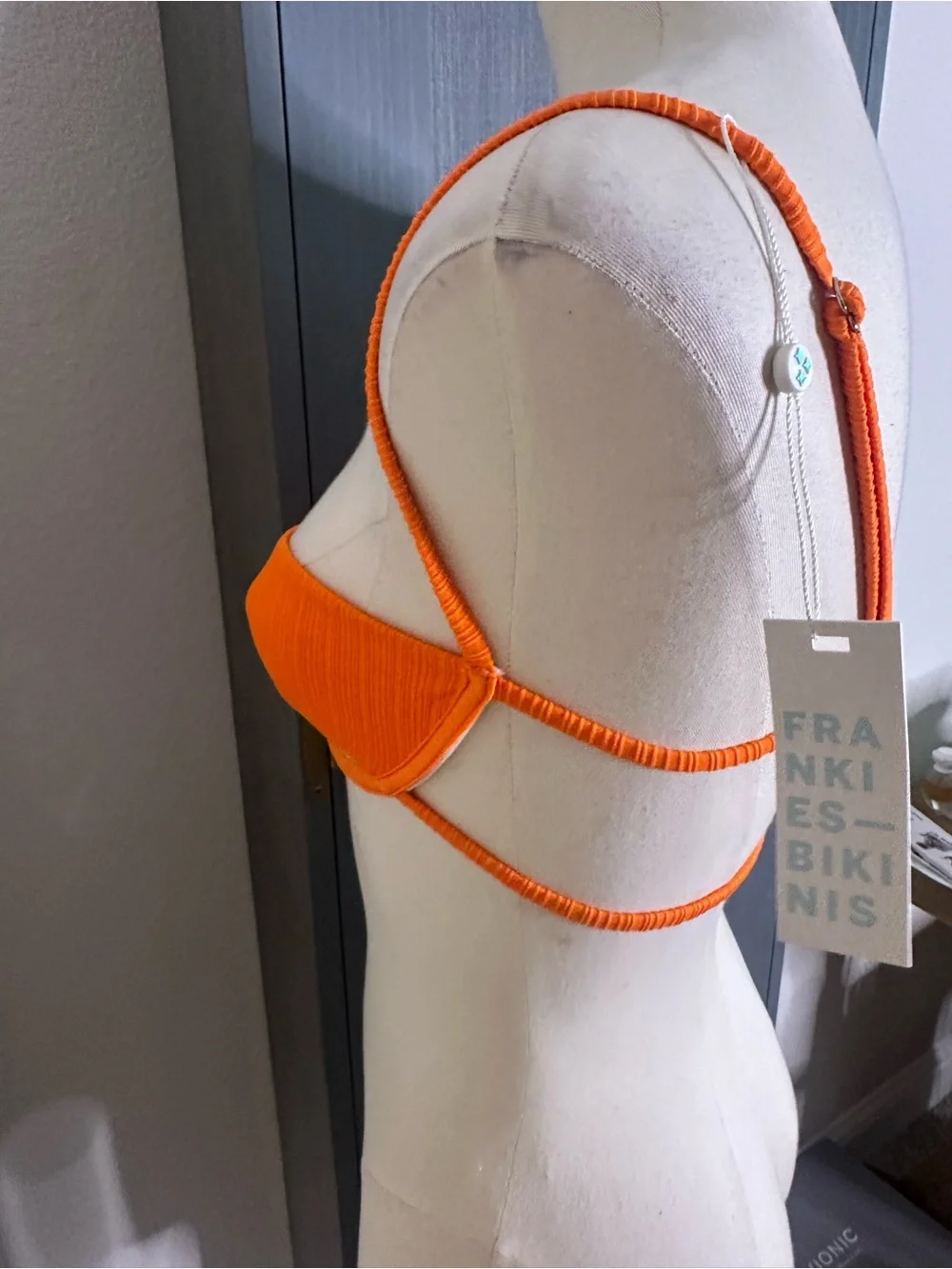 NWT Frankie’s Bikini’s Orange Underwire Swim Top - Size Medium. Campbell Plissé